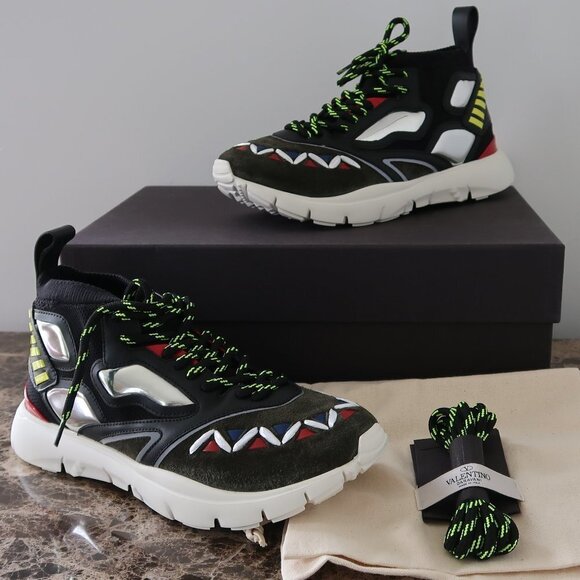 Valentino Garavani Heroes Reflex Black Sneakers - Picture 2 of 13